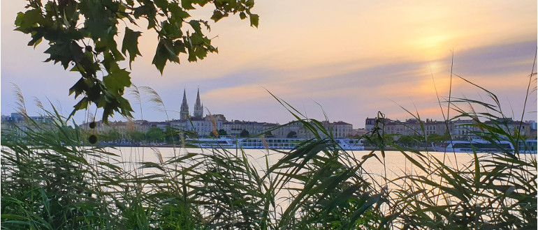 The quays of the Garonne - Bourdeaux