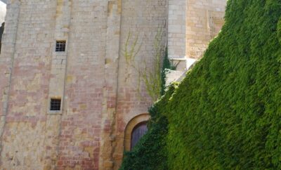 Travel to the heart of the Middle Ages, open the doors of time!