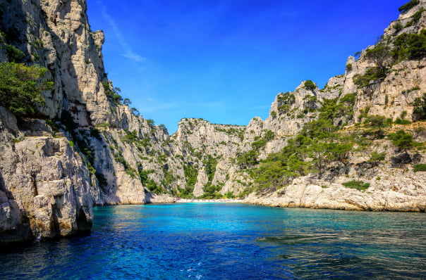 French Immersion, Marseille vue des calanques