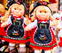 What are the most popular French Christmas songs?