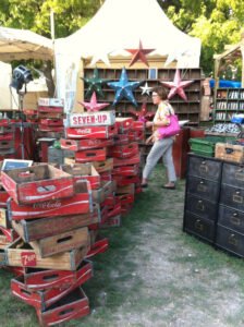 Foire internationale à la brocante et aux antiquités de l’Isle sur la Sorgue, 5 Foire internationale à la brocante et aux antiquités de l’Isle sur la Sorgue, 5