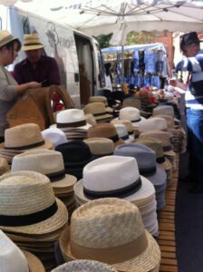 Foire internationale à la brocante et aux antiquités de l’Isle sur la Sorgue, 8 Foire internationale à la brocante et aux antiquités de l’Isle sur la Sorgue, 8