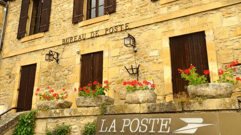 Correspondence in France, Post Office