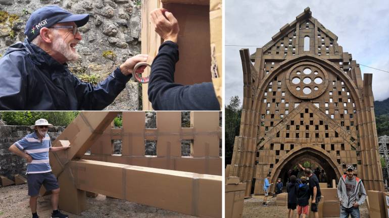 Will a participé à la construction de la façade de la cathédrale en carton.