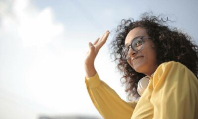 Travel in words: the art of French greetings