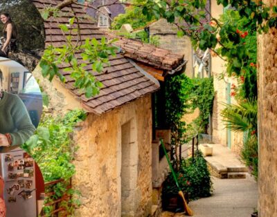 Saint-Laurent-sur-Manoire, Nouvelle Aquitaine – Teacher Nolwenn