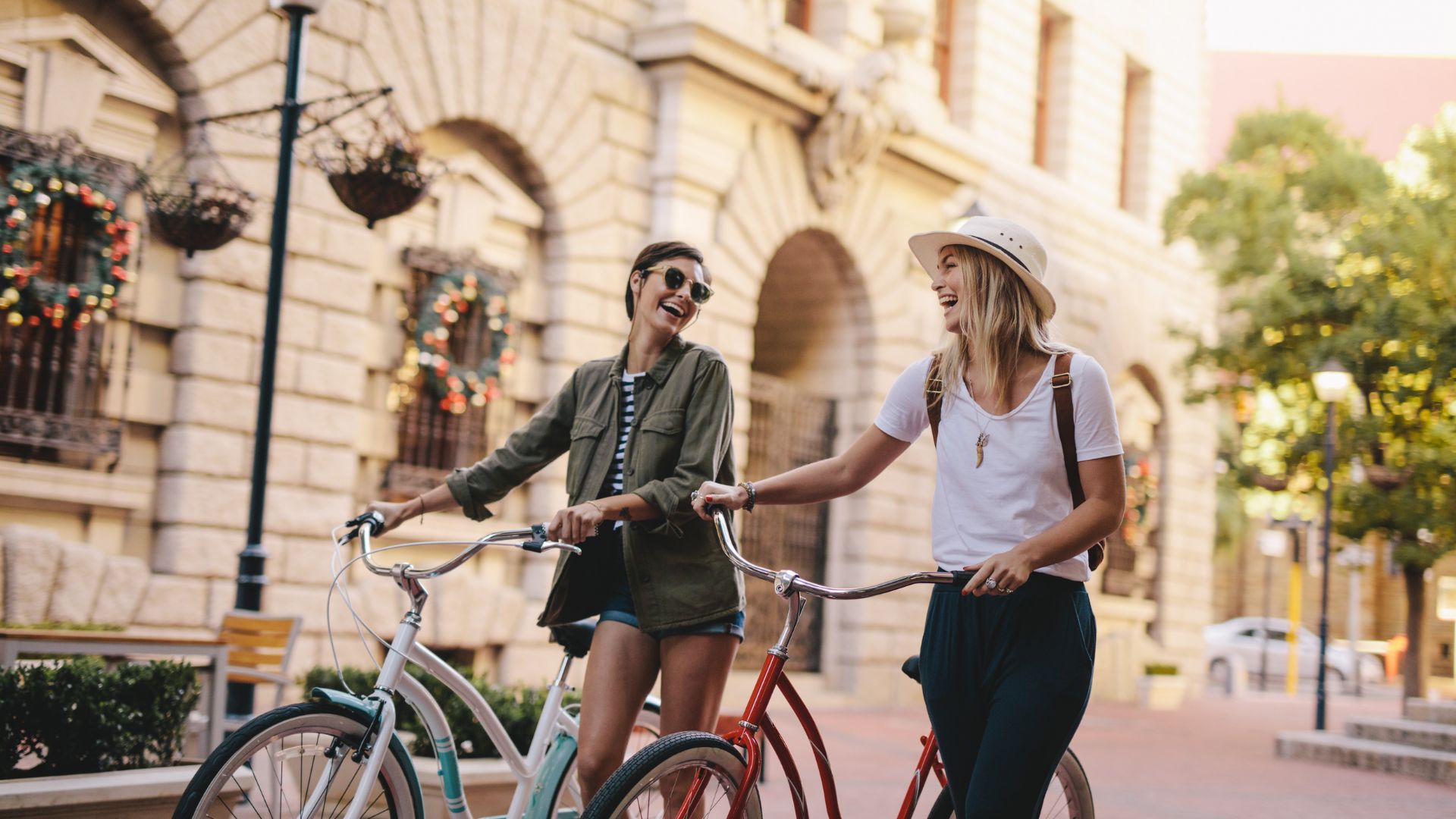 travel-sustanaible-France-bike-walking-in-the-city-3 Travel sustanaible France bike walking in the city