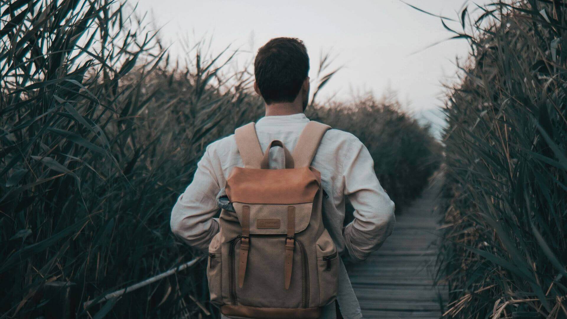 How to solo travel in France?