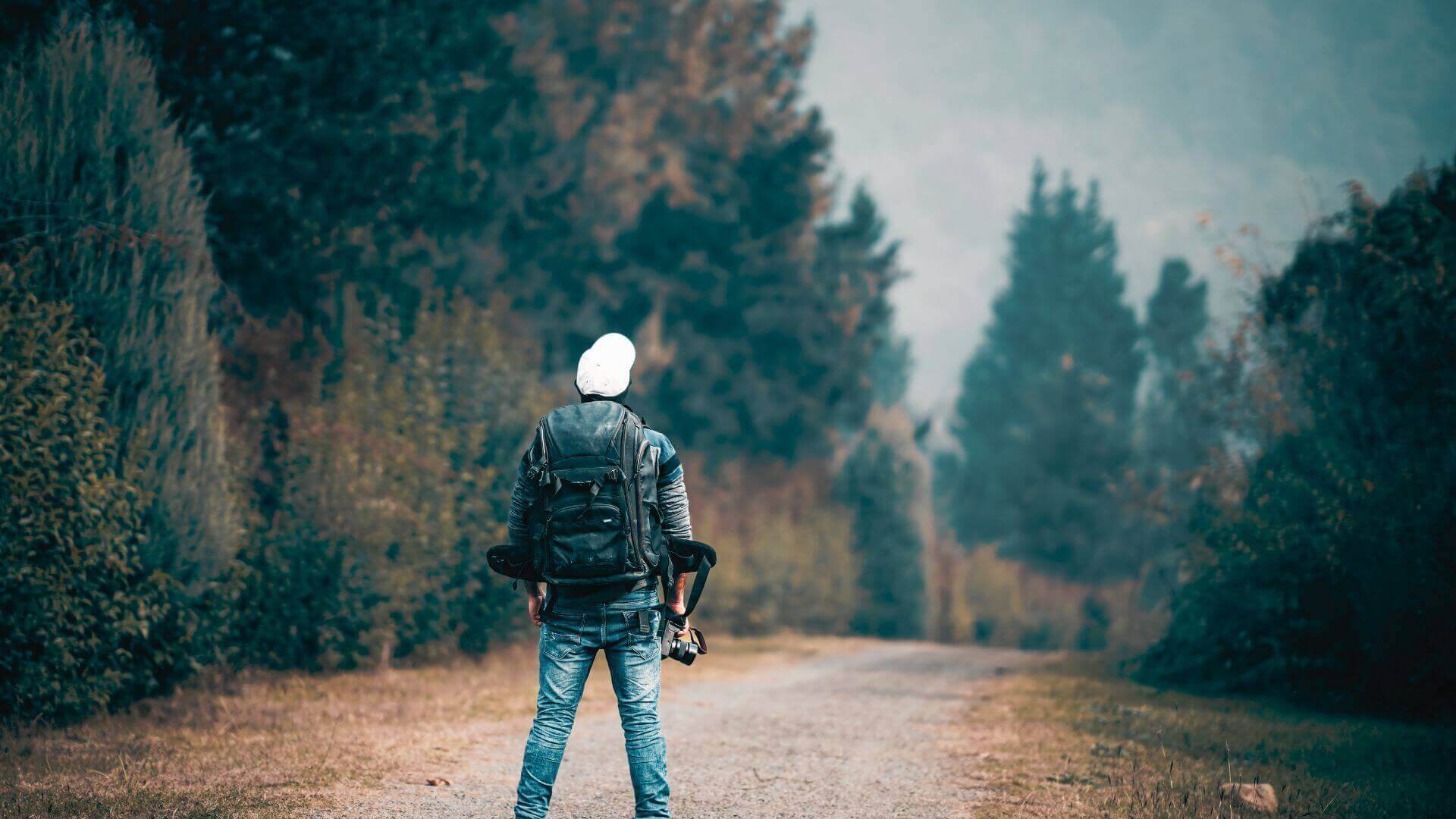 How to solo travel in France?