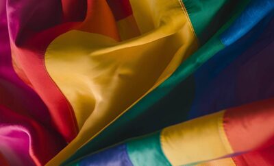 De Stonewall à Paris : l’histoire du Pride Month en France